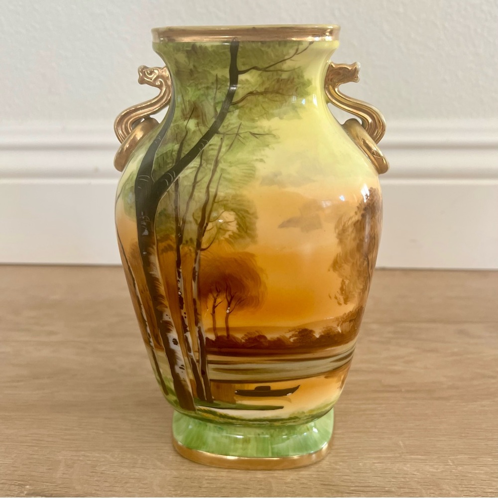 ANTIQUE 19th C. NIPPON Morimura HAND PAINTED DRAGON HANDLES LANDSCAPE‎ VASE 8”